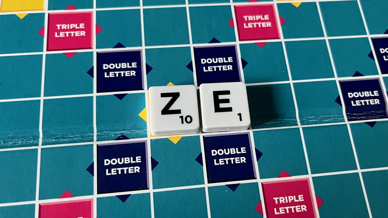 The word “Ze” played on a Scrabble board
